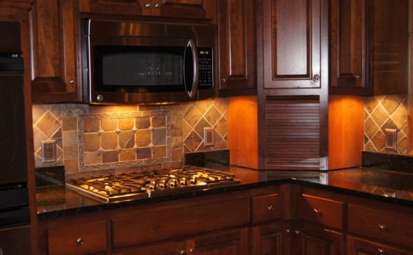 Tumbled Stone Backsplash